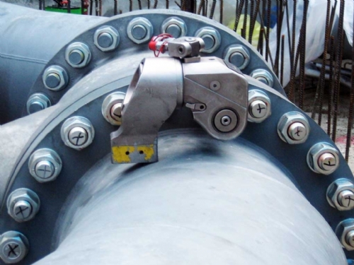 Hidrolik Tork Anahtarı Petrol Boru Hattı Flanş Montaj Uygulaması